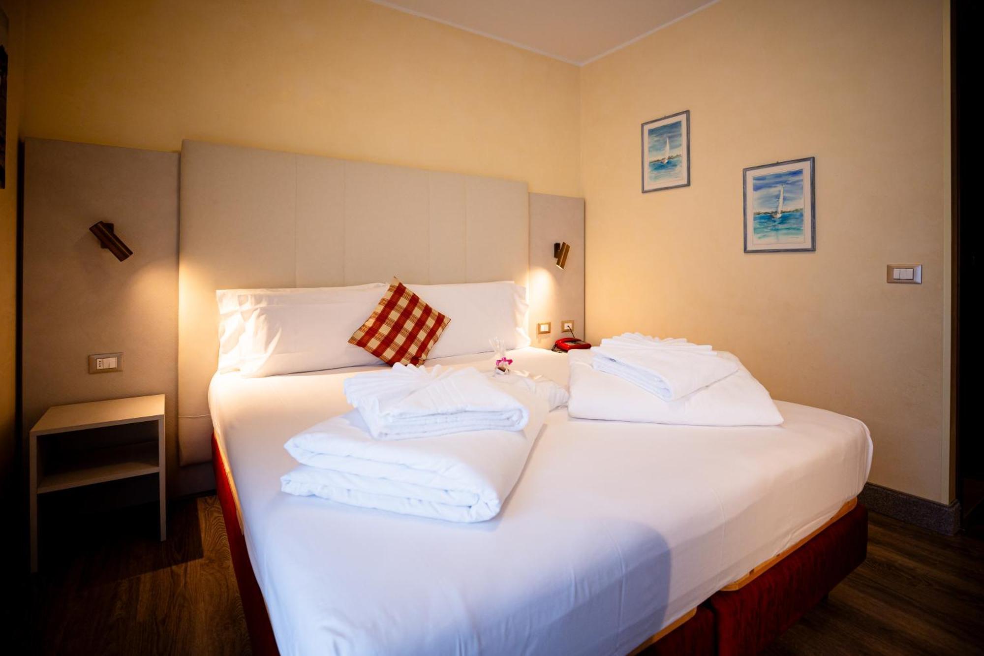 Hotel Arizona ลินญาโน ซับเบียโดโร ภายนอก รูปภาพ