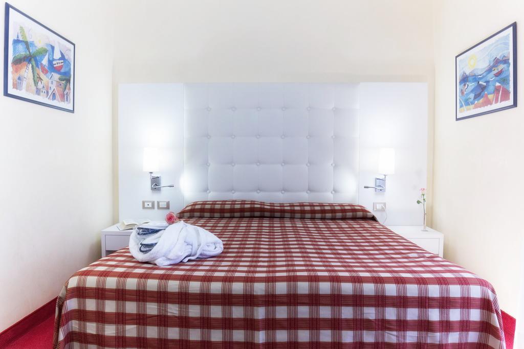 Hotel Arizona ลินญาโน ซับเบียโดโร ภายนอก รูปภาพ